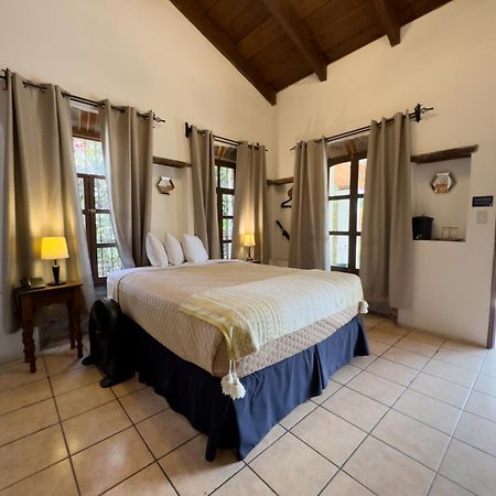 Hotel Cacique Real アンティグア・グアテマラ エクステリア 写真