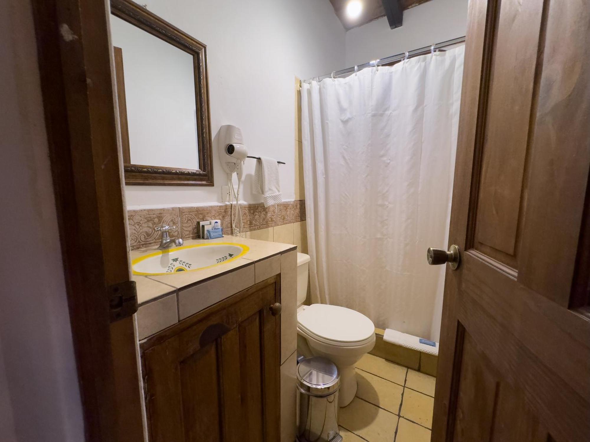 Hotel Cacique Real アンティグア・グアテマラ 部屋 写真