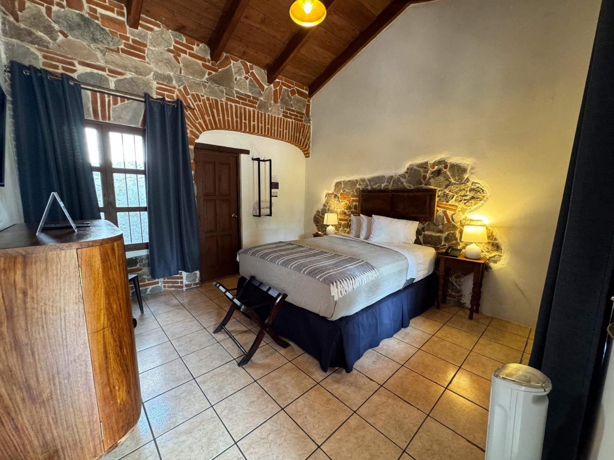 Hotel Cacique Real アンティグア・グアテマラ エクステリア 写真